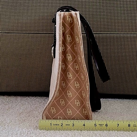 Dooney & Bourke East/West Tote Handbag in Tan/Beige with Brown Leather Straps - Picture 8 of 14